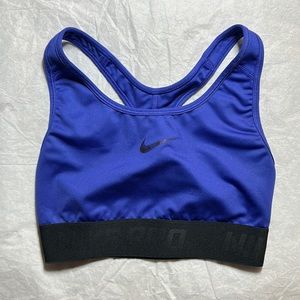 Nike Pro women’s sports bra